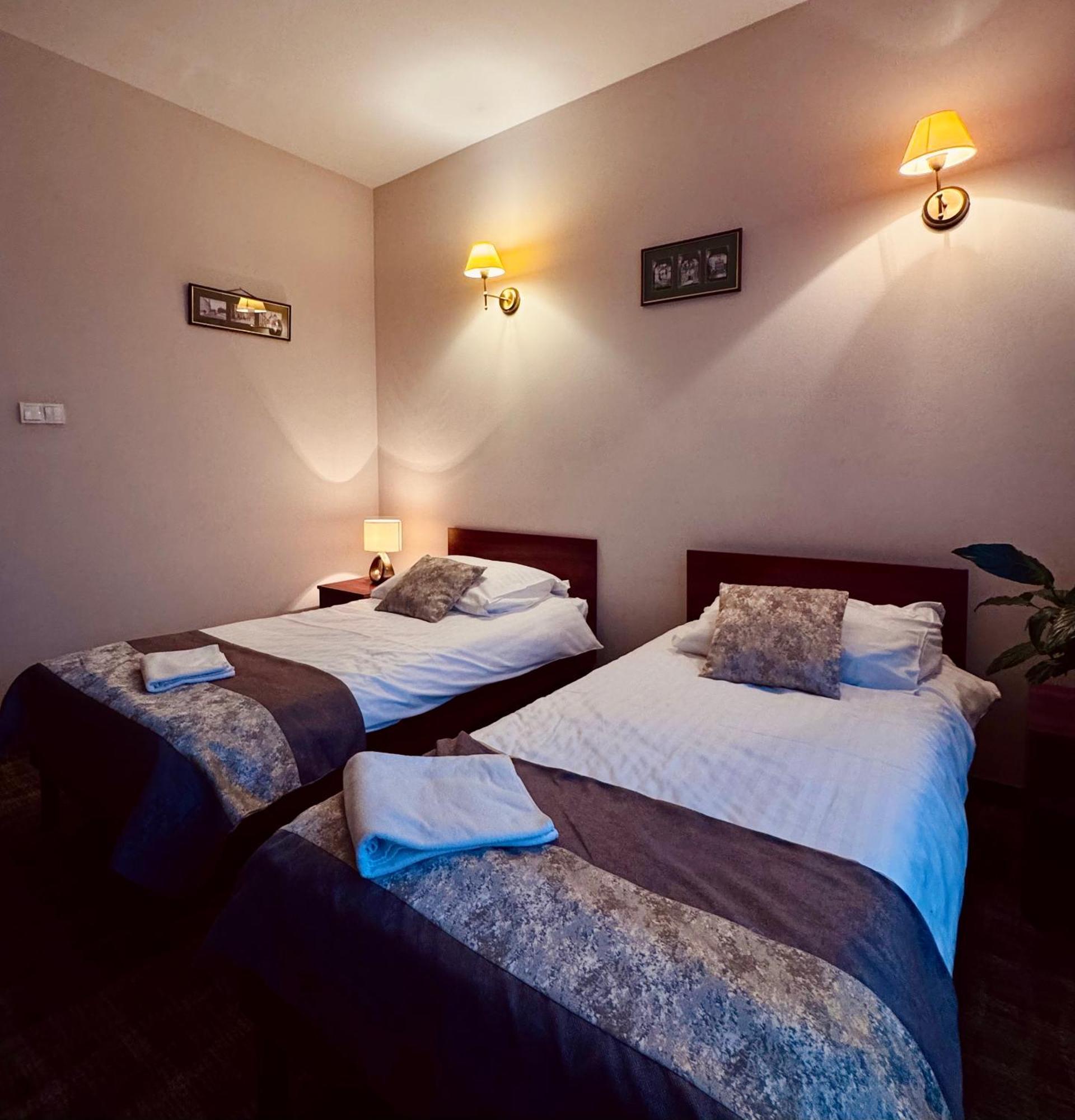 Hotel Kameralny Кельце Экстерьер фото