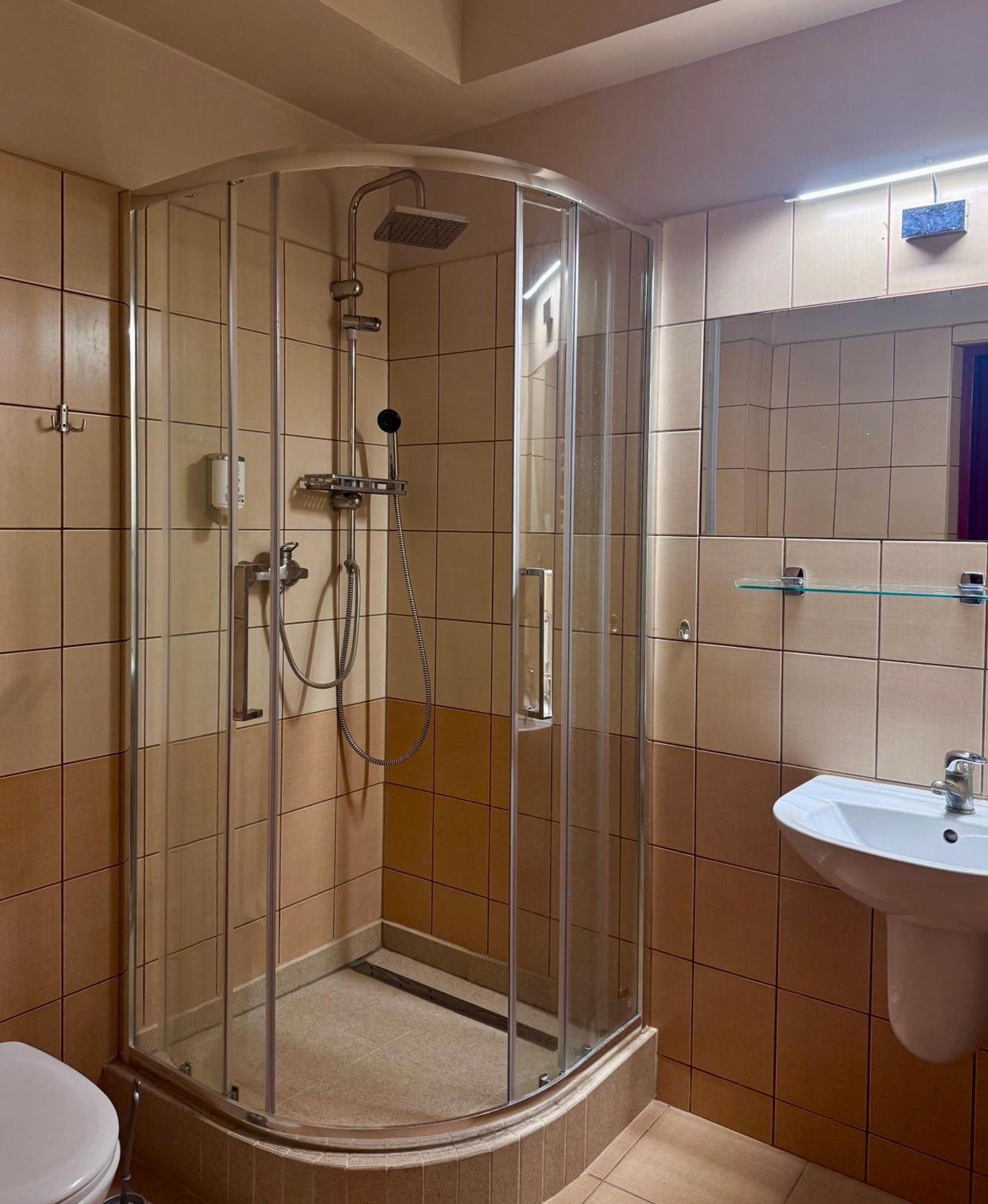 Hotel Kameralny Кельце Экстерьер фото