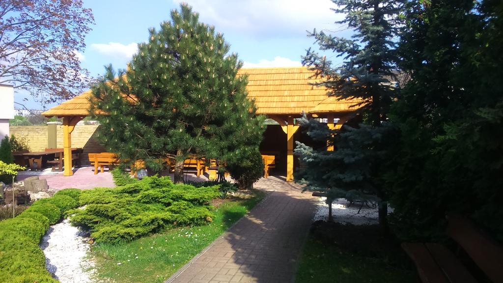 Hotel Kameralny Кельце Экстерьер фото