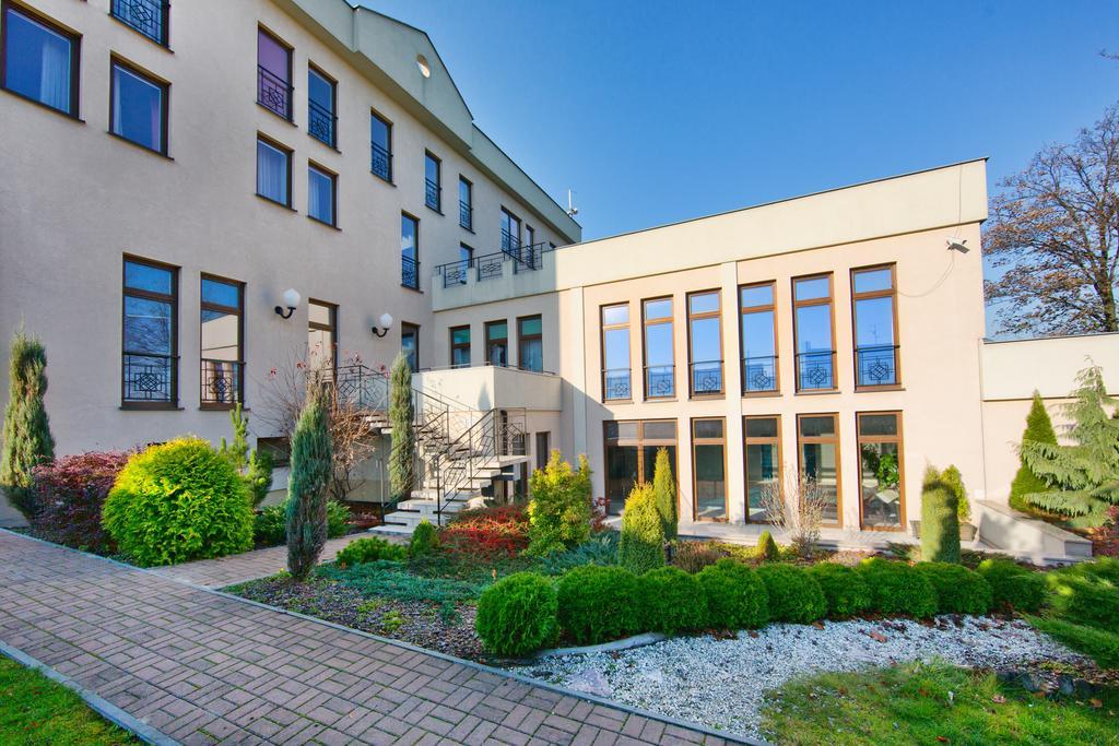 Hotel Kameralny Кельце Экстерьер фото