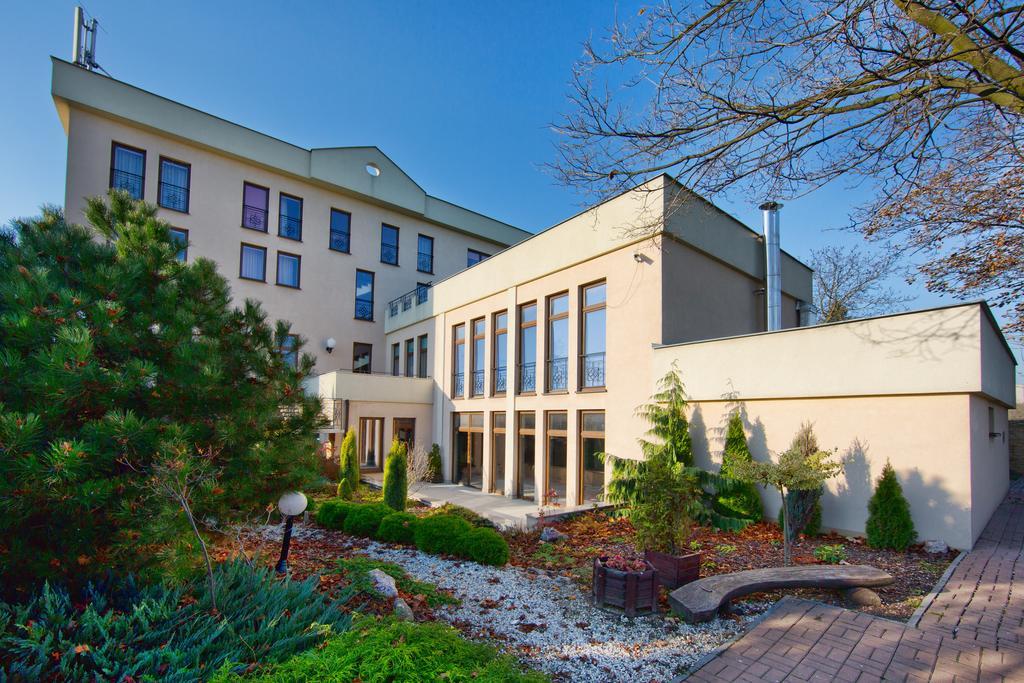 Hotel Kameralny Кельце Экстерьер фото